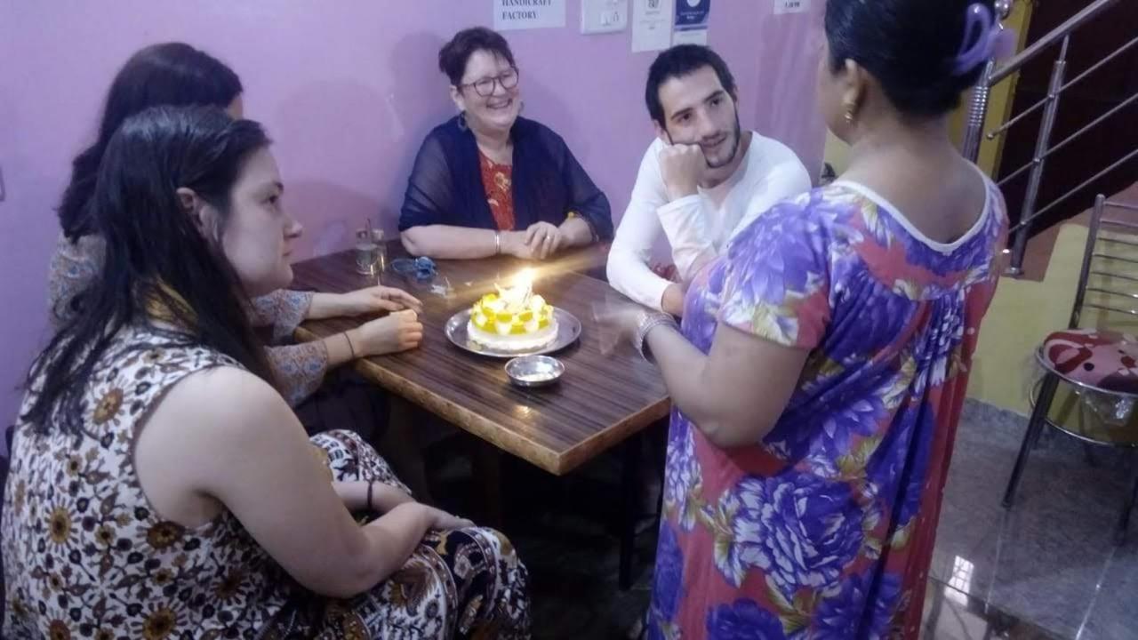 Azure Family Paying Guest House Varanasi Exteriör bild